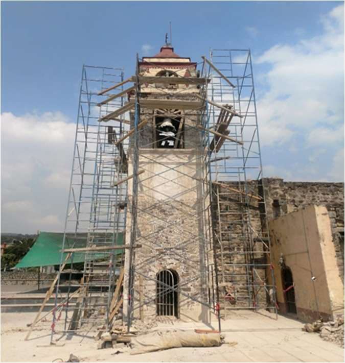 Andamiaje en la parroquia del Señor del Pueblo